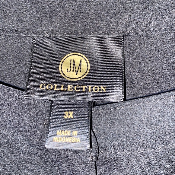 Black dressy top - Picture 2 of 6